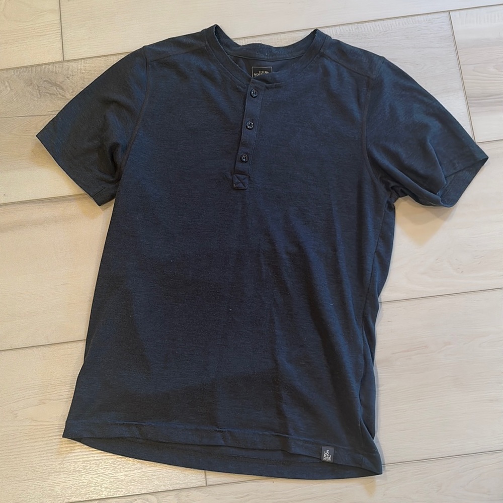 The North Face Henley short sleeve shirt